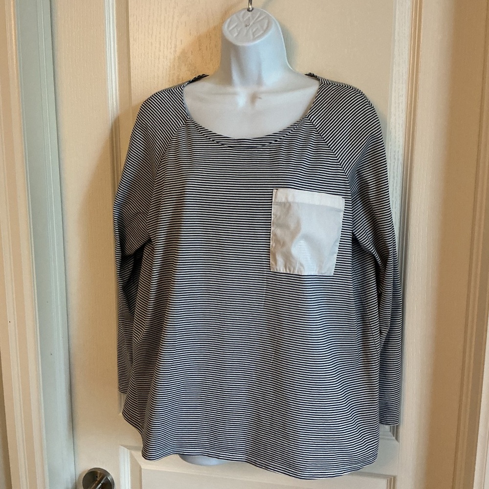 Lafayette 148 Striped Long Sleeve Top with Pocket in navy and white size large